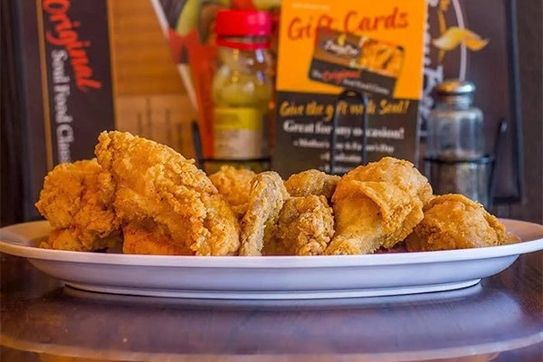 Busy Bee Cafe - Fried Chicken | Photo: thebusybeecafe.com | 810 M.L.K. Jr Dr SW, Atlanta, GA 30314
